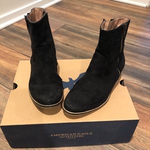 American Eagle black side zip booties